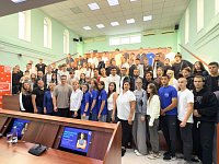 В Саратове молодежь встретилась с победителем шоу «Титаны»