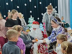 Яркий и фееричный новогодний праздник в детской школе искусств!  