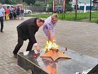 В День памяти и скорби по всей области зажигают свечи и возлагают цветы