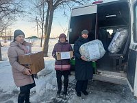 Очередную партию гуманитарной помощи от Воскресенского района участникам СВО отправили активистки Союза женщин России села Славянка