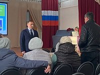 Глава района провел встречу с жителями села Елшанка