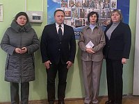 Глава района вручил нагрудные знаки и удостоверения членам семей погибших участников СВО